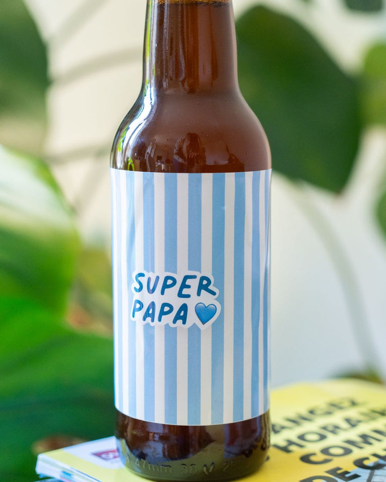 Bière Super Papa avec étiquette colorée et design festif