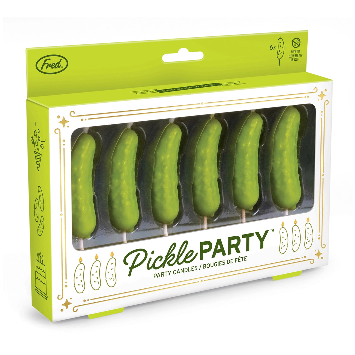 Bougies d'anniversaire en forme de cornichons sur un gâteau