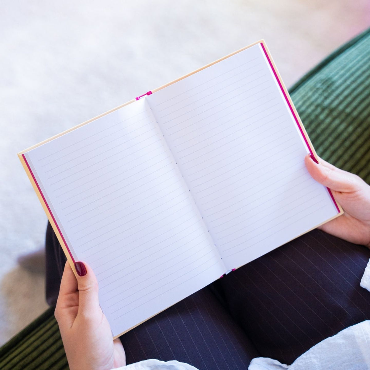Carnet coloré avec motifs floraux, message de gratitude