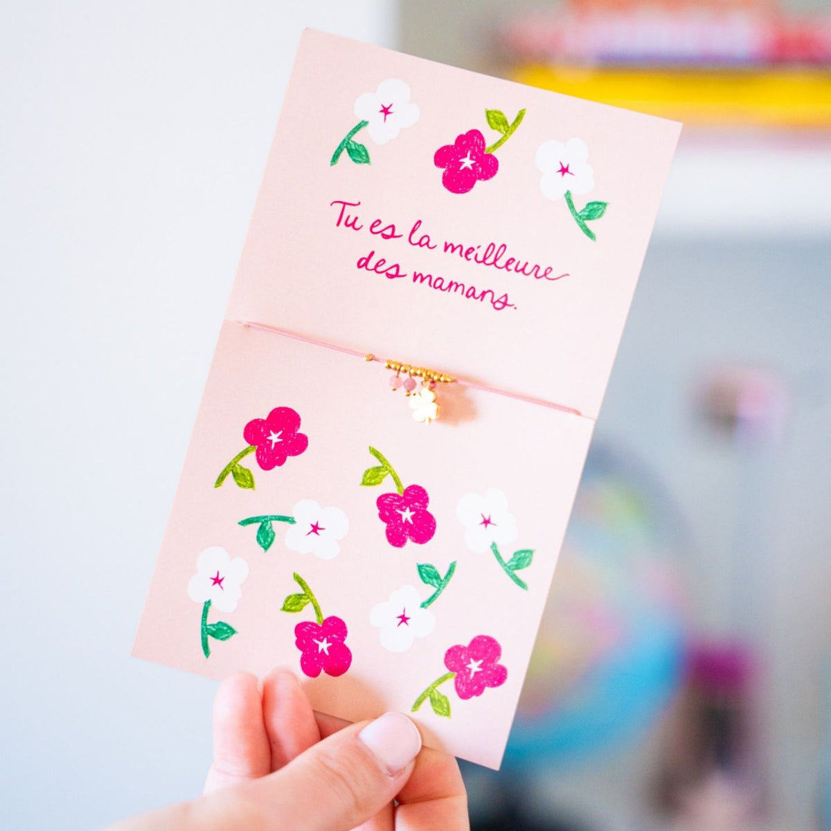 Bracelet rose avec trèfle doré, délicat et tendre pour Maman