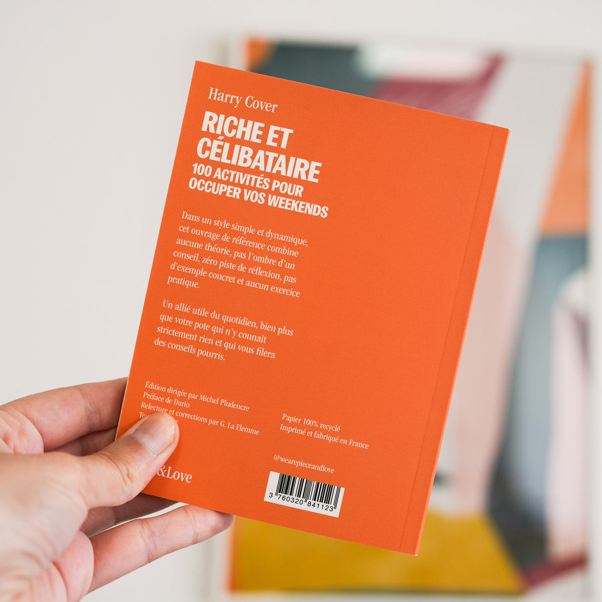 Couverture du carnet avec un design humoristique et coloré.