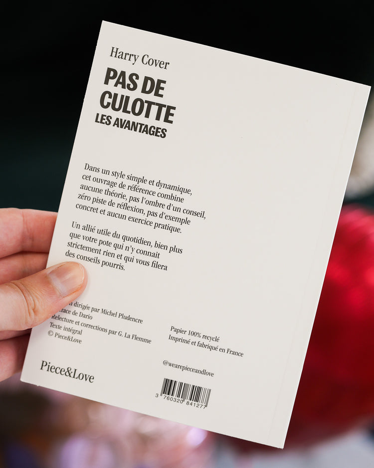 Couverture du carnet avec un design humoristique et coloré.