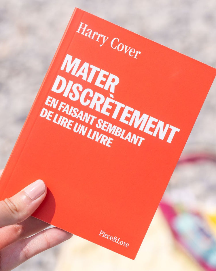 Carnet avec couverture illustrée, pages blanches intérieures.