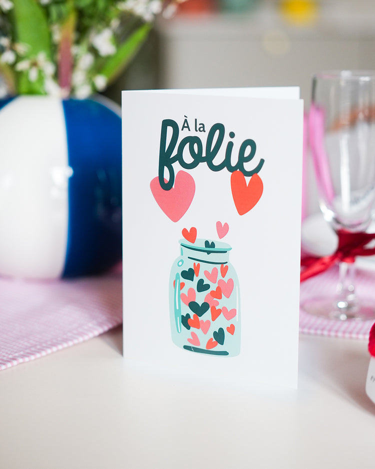 Carte romantique avec motifs floraux et texte d'amour