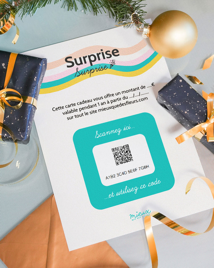 Carte cadeau avec motif festif sur fond clair