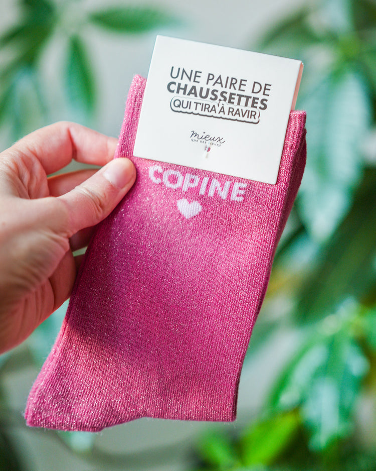 Chaussettes à paillettes avec motif amitié, vue de face.
