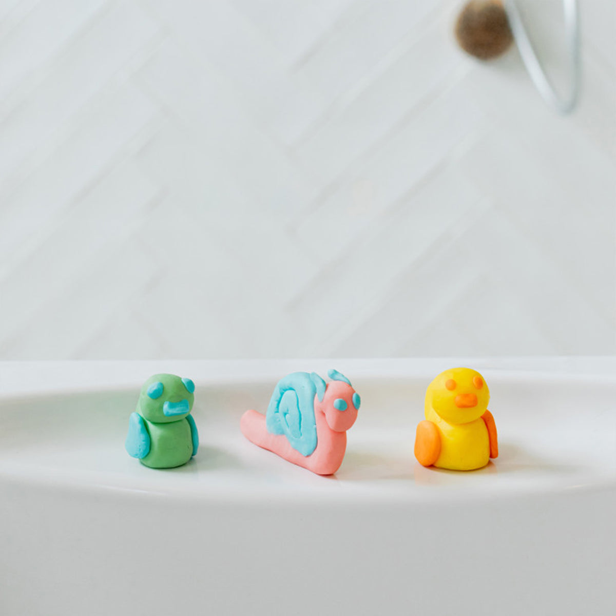 Coffret de pâtes à modeler lavantes rose et bleue avec figurines