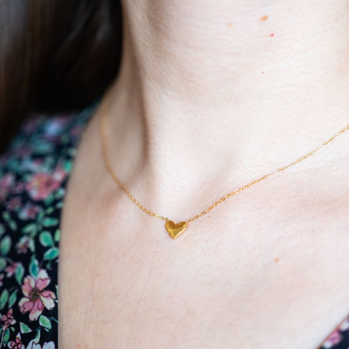 Collier en acier inoxydable avec pendentif cœur doré martelé