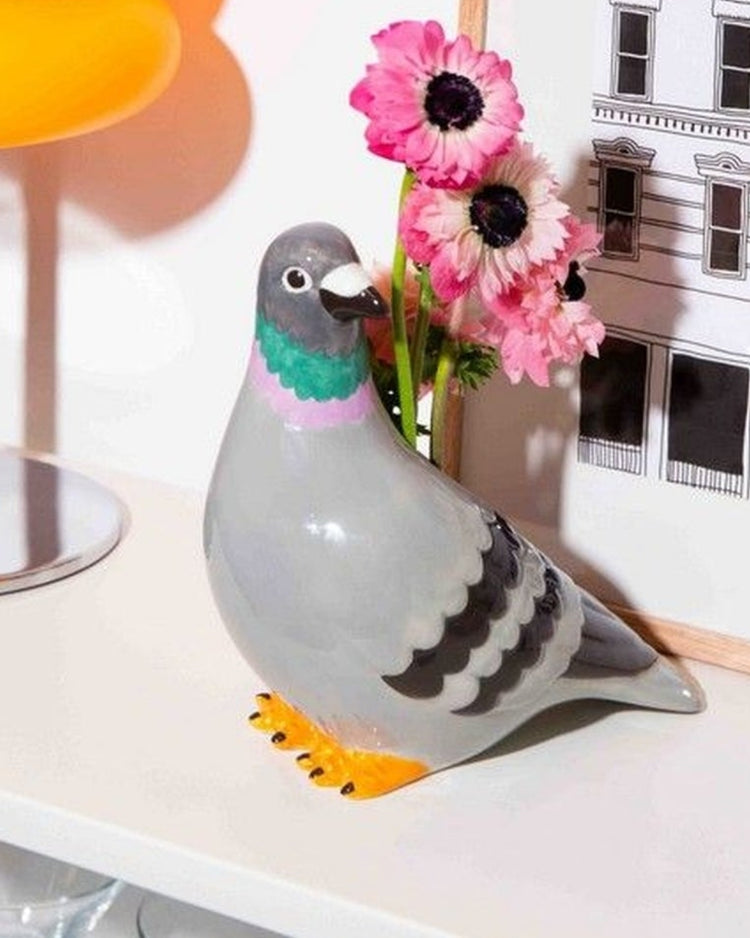 Vase Pigeon en céramique avec texture lisse et design ludique