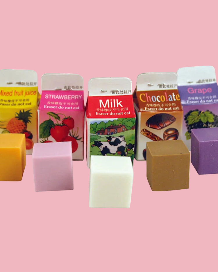 Gommes parfumées en forme de brique de lait, vue de face
