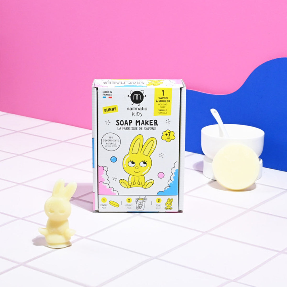 Kit DIY pour fabriquer un savon en forme de lapin.
