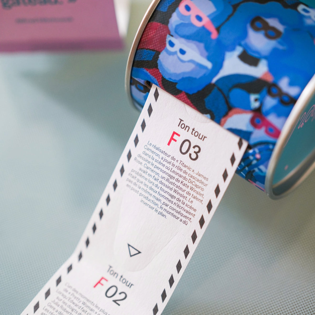 Coffret de 100 faits curieux sur le cinéma, vue de face.