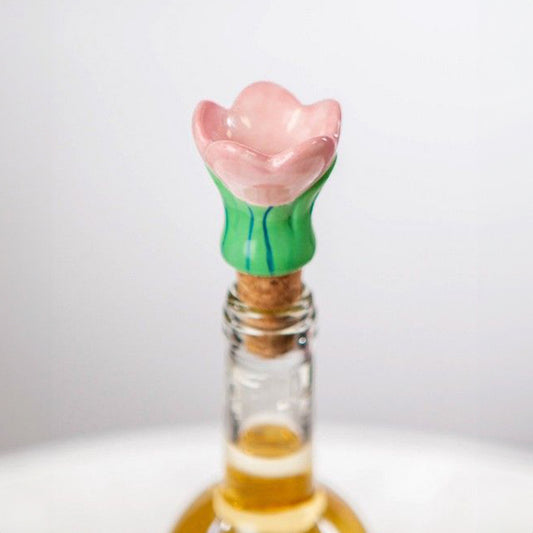 Bouchon de bouteille en forme de tulipe, vue de côté.