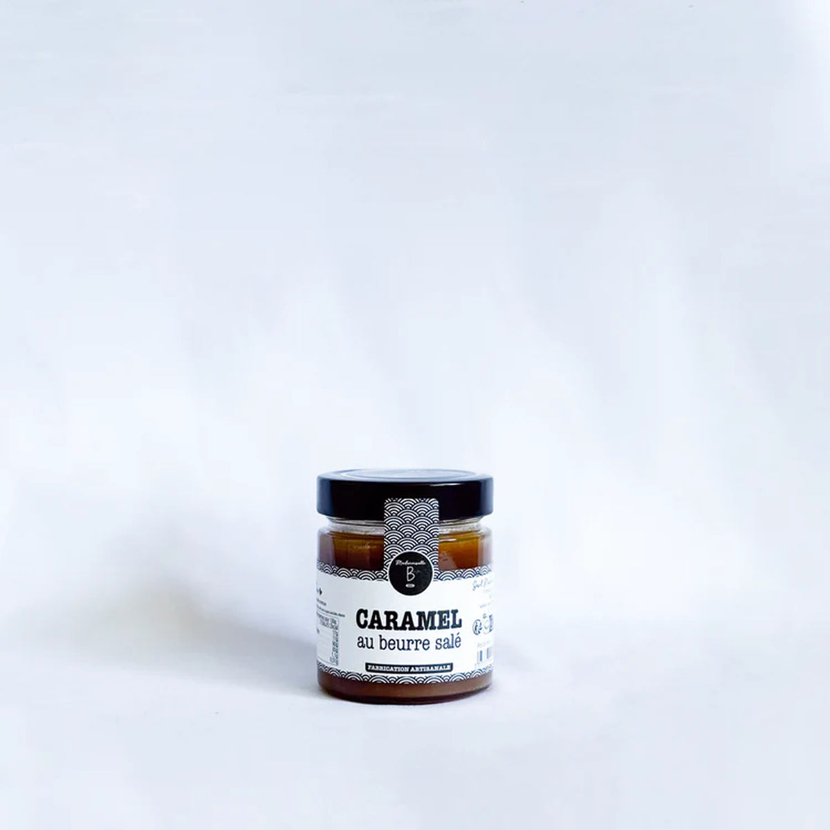 Pot de caramel au beurre salé avec étiquette Mademoiselle Breizh