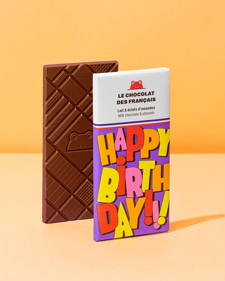 Tablette de chocolat au lait avec amandes, design anniversaire
