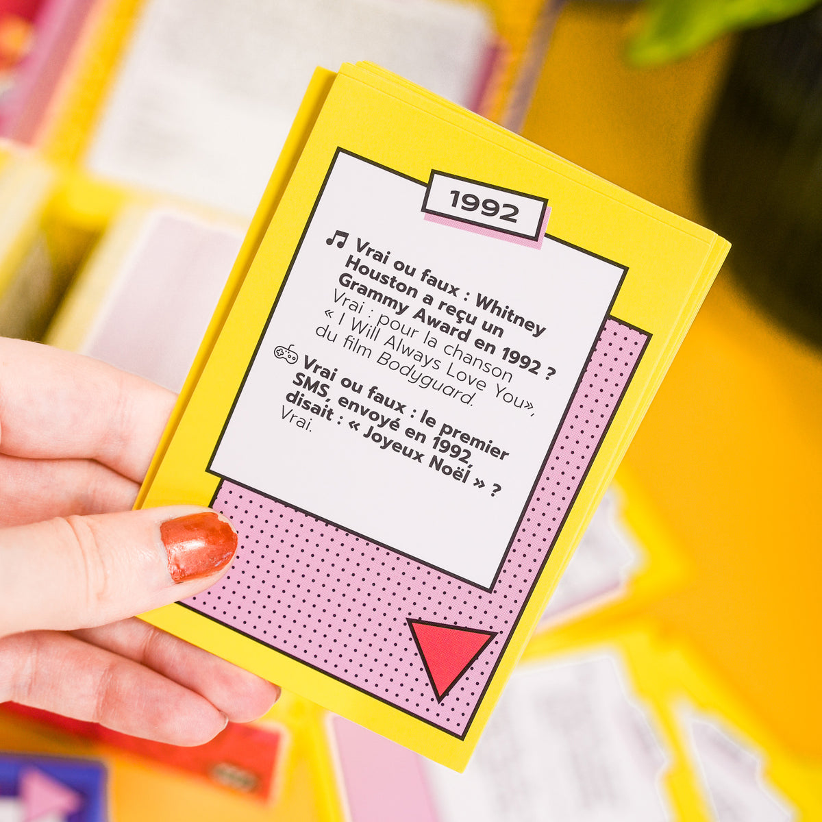 Boîte du jeu Crazy Quiz avec design rétro coloré