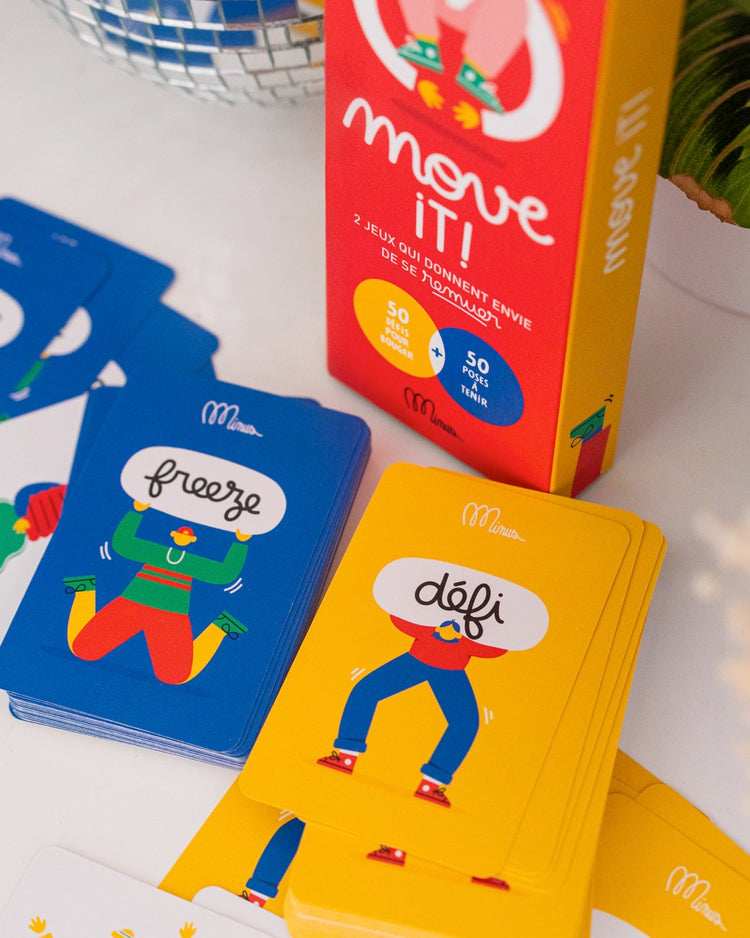 Cartes de jeu Move it avec illustrations colorées et défis ludiques.