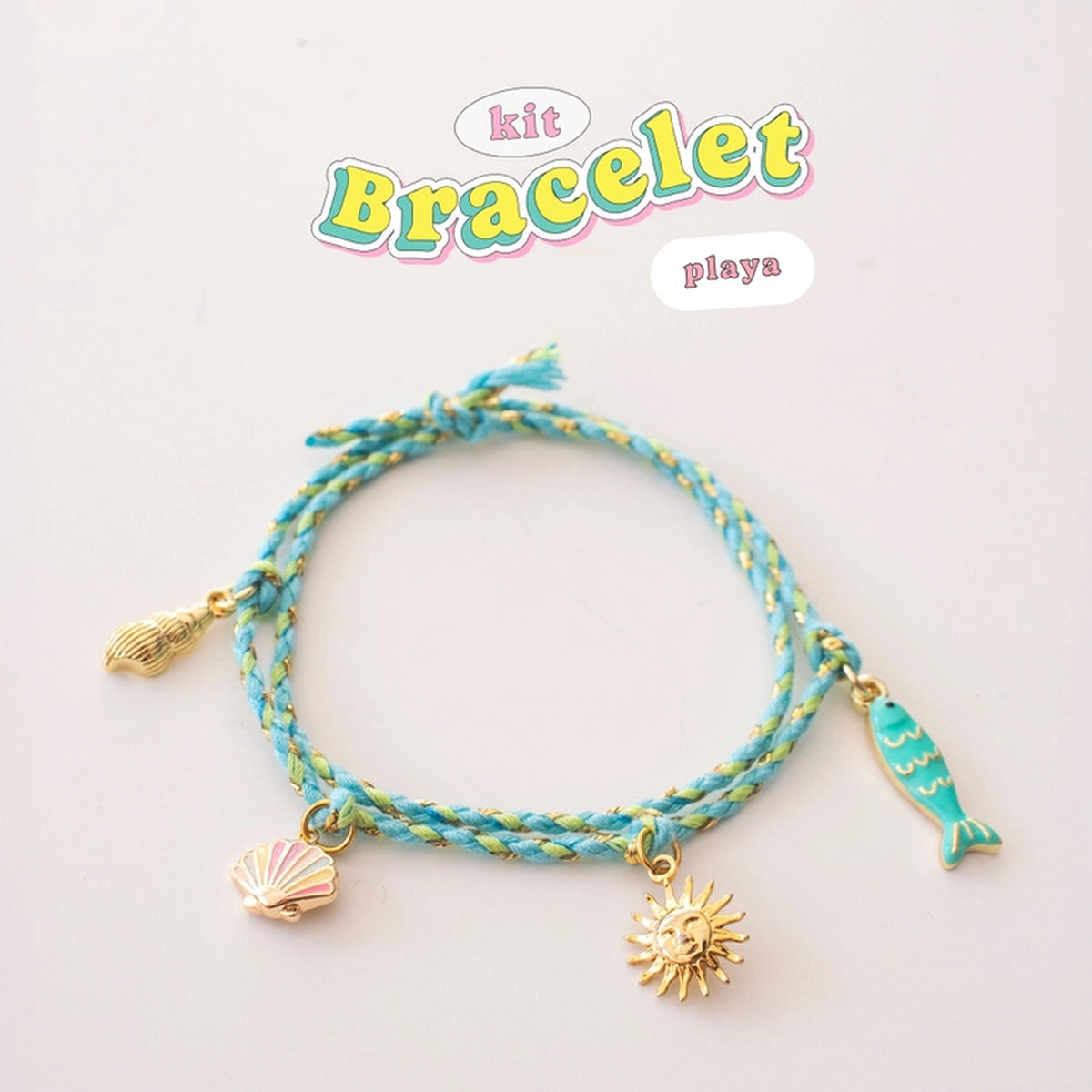 Boîte cassette audio contenant un kit de bracelet marin