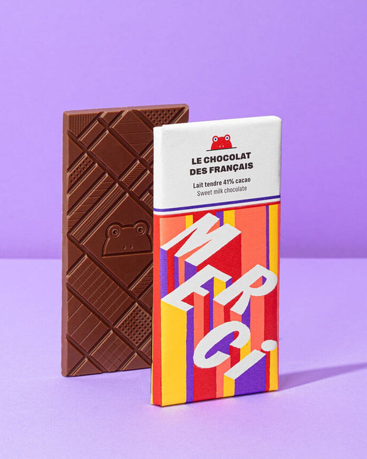 Tablette de chocolat au lait bio avec design coloré