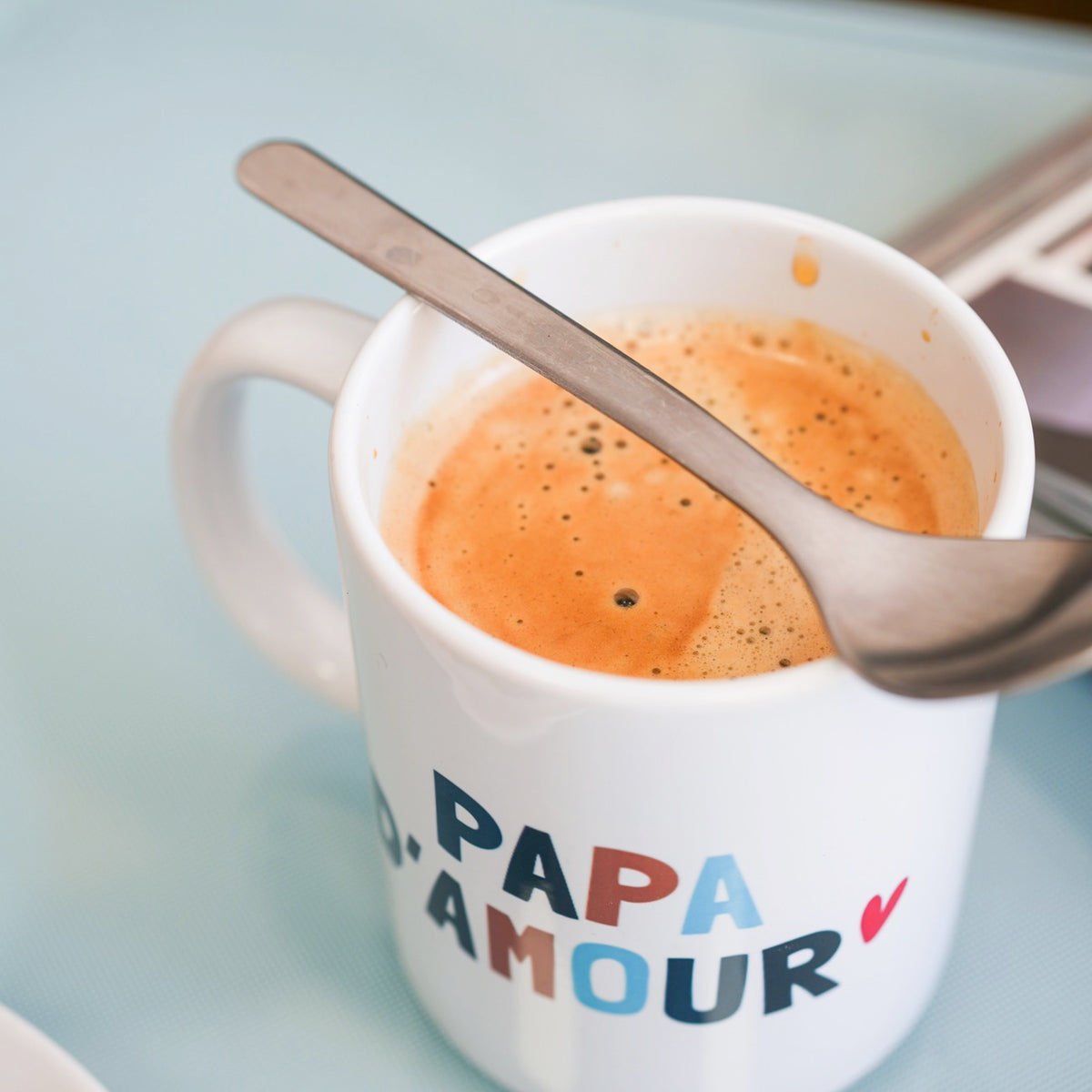 Mug avec inscription 'Papa d'Amour' sur fond blanc