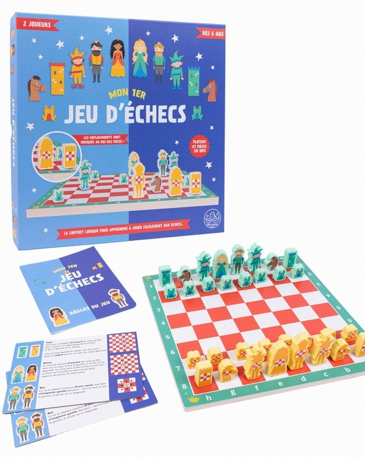 Jeu d'échecs en bois avec pièces colorées sur un plateau