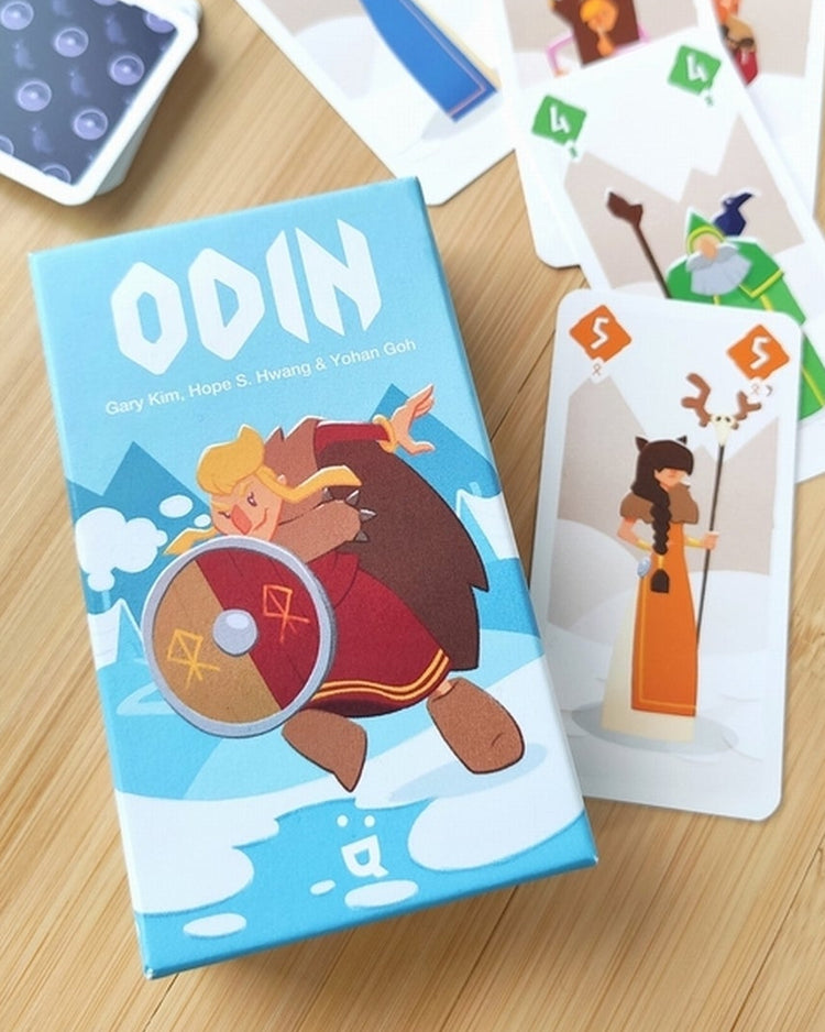 Jeu de cartes Odin avec illustrations vikings sur fond clair
