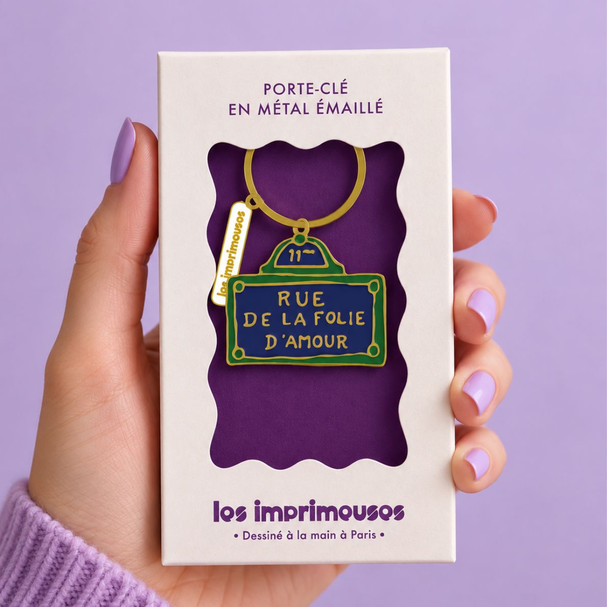 Porte-clés avec inscription romantique sur fond blanc