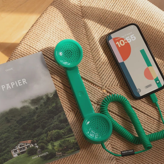 Vidéo de présentation du téléphone rétor branché sur son iPhone
