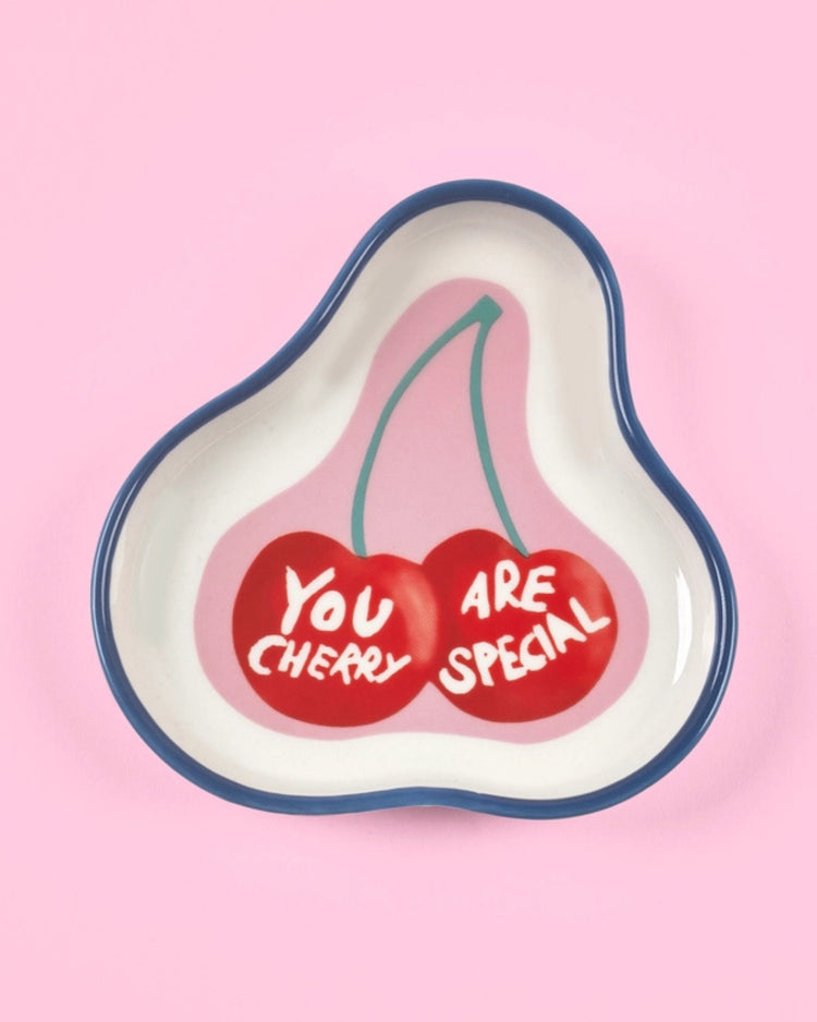 Repose thé en forme de cerise avec inscription 'You are special