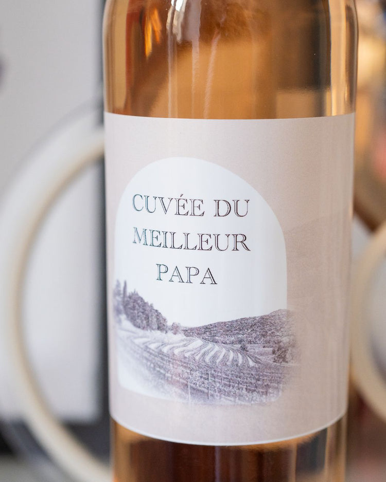 Bouteille de vin rosé avec étiquette 'Cuvée du Meilleur Papa'