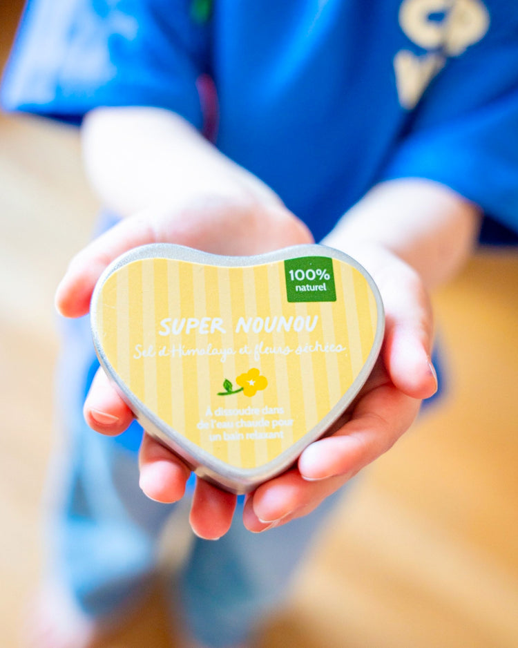 Sel de bain Super Nounou en gros plan sur les cristaux