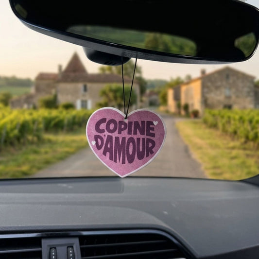 Détail du sent bon en forme de cœur pour voiture