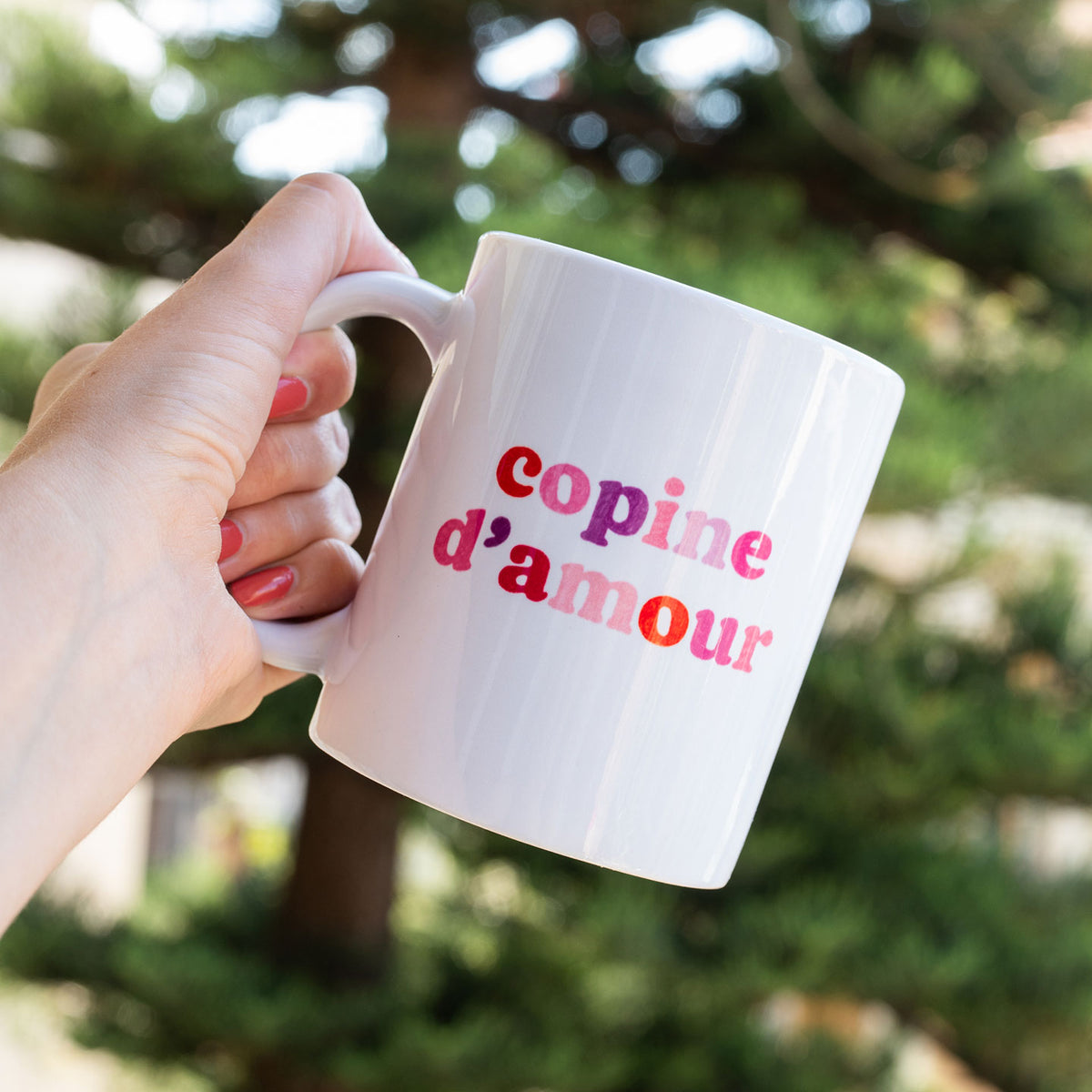 Mug 'Copine d'amour' avec motif cœur sur fond blanc