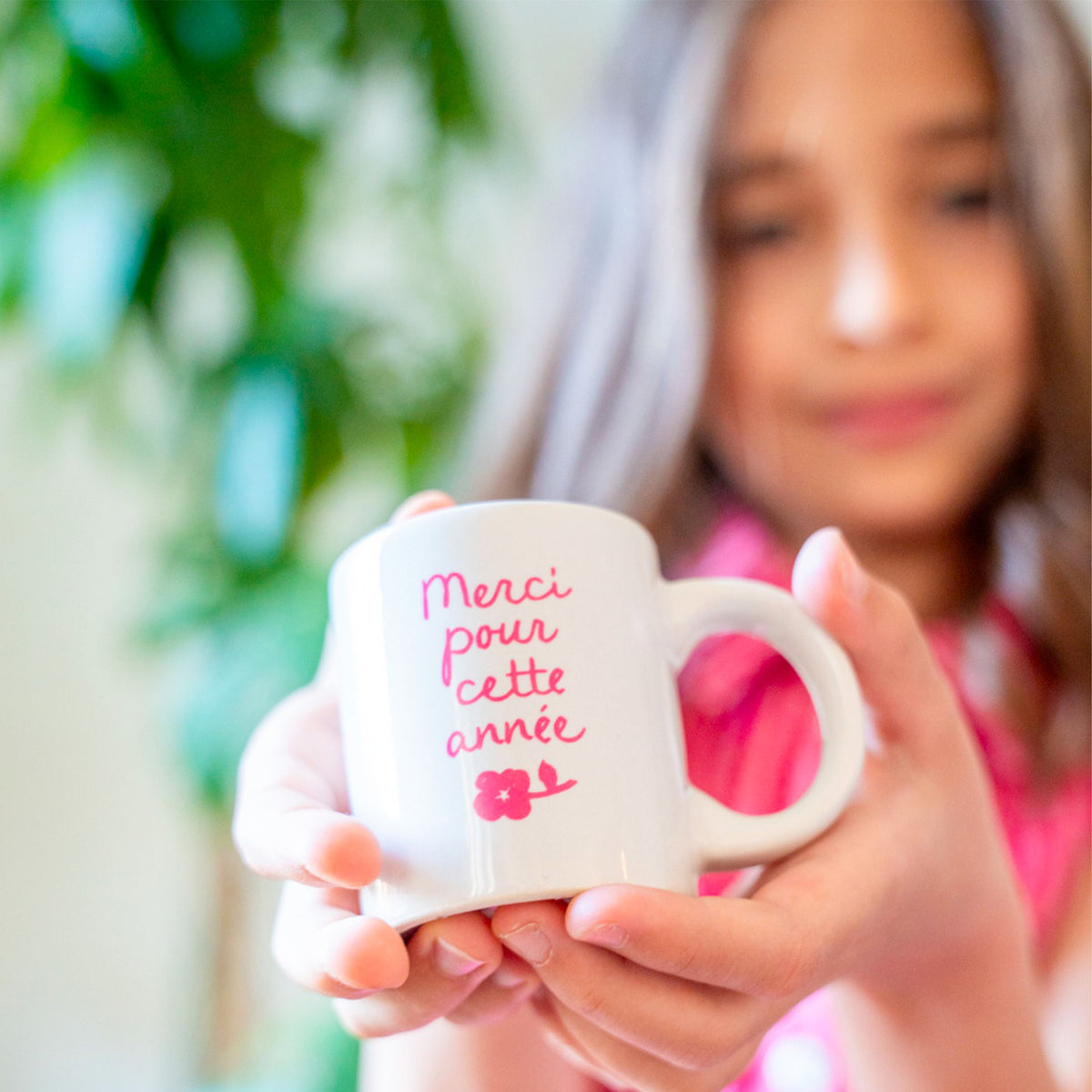 Tasse à café avec inscription 'Merci pour cette année' en gros plan
