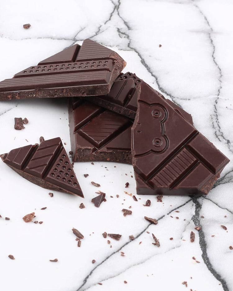 Tablette de chocolat avec message audacieux en gros plan