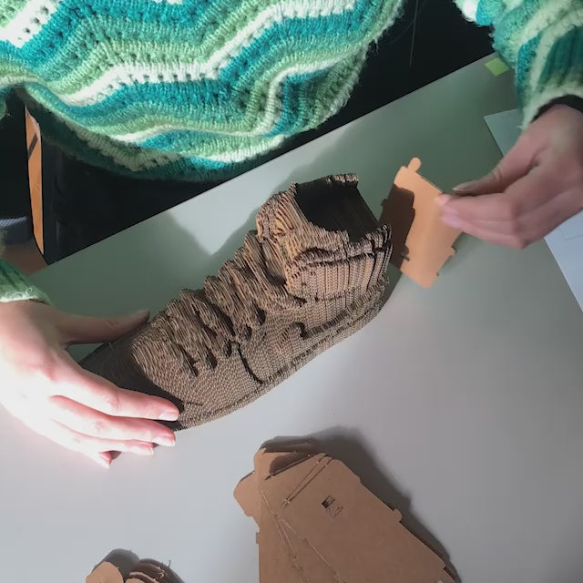 Sculpture en carton DIY - Sneakers - Mieux Que Des Fleurs