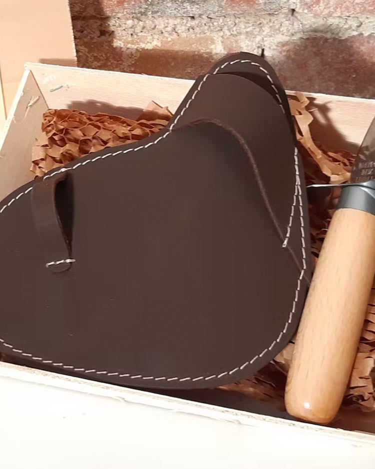 Coffret huîtrier en bois avec couteau en acier, angle latéral